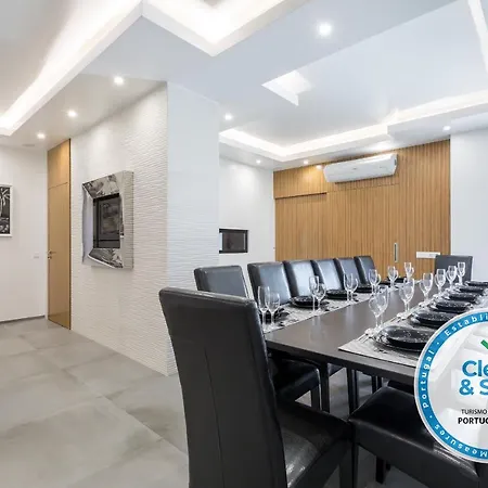 Luxury 47 וילה אלבופיירה
