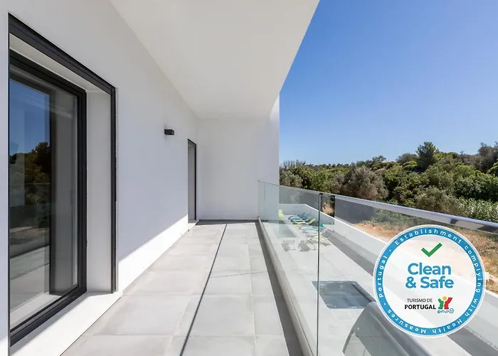 Luxury 47 * אלבופיירה