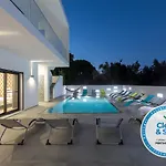 Luxury 47 וילה